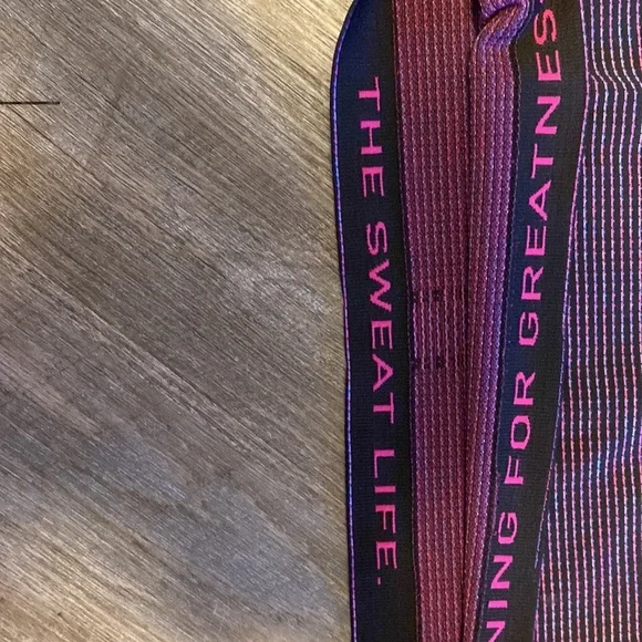 Lululemon swiftly tech racerback EUC - Picture 6 of 6